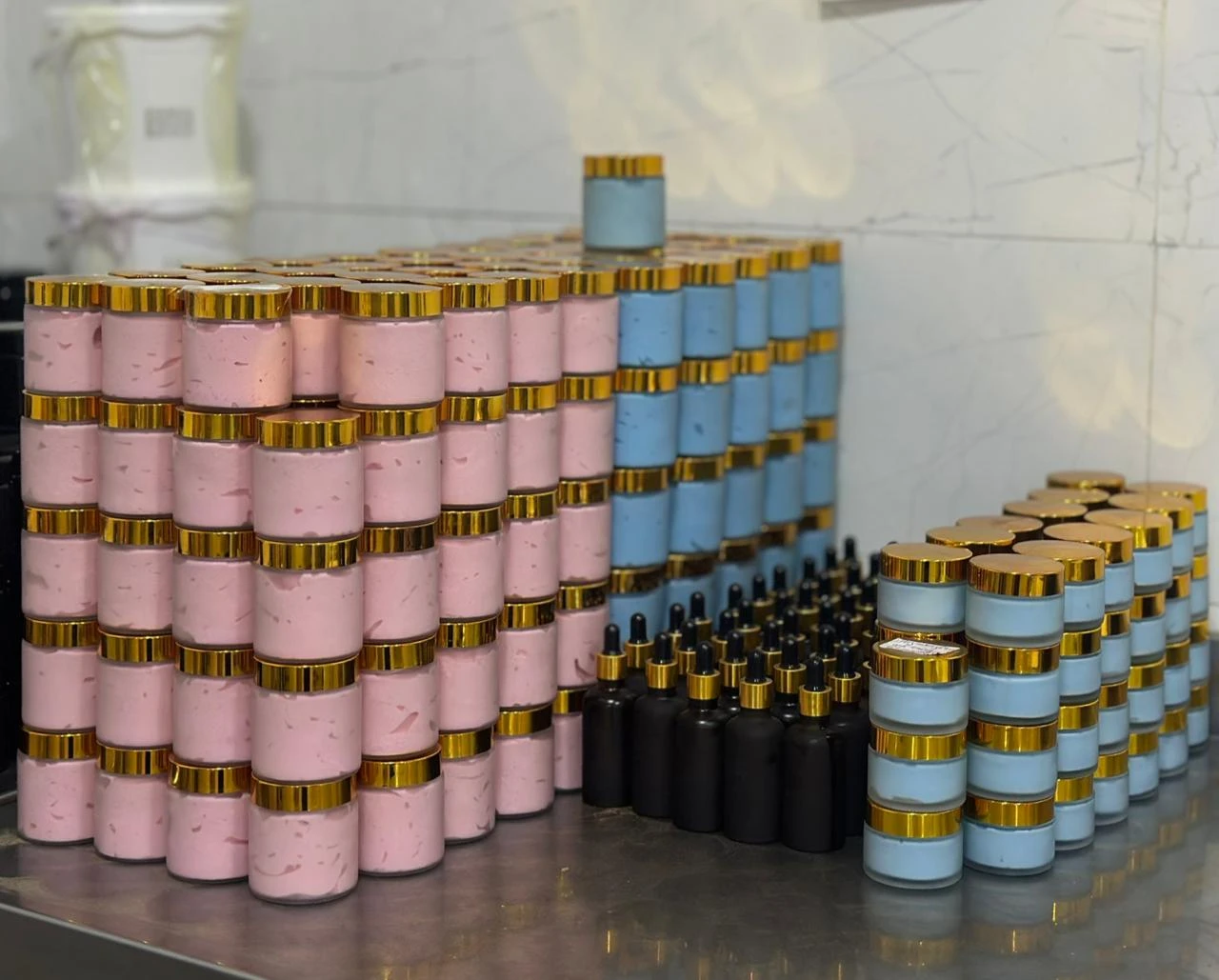 Private label cosmetic products with organic ingredients